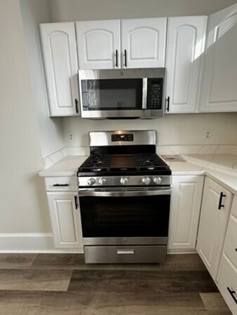 Building Photo - 34 Thaxter St