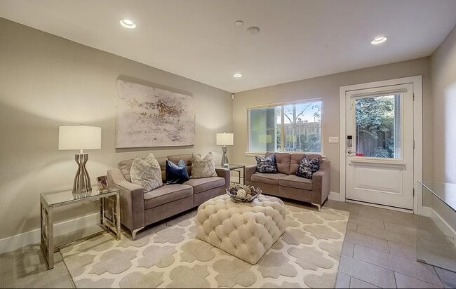 Building Photo - 2415 Stearman Ct