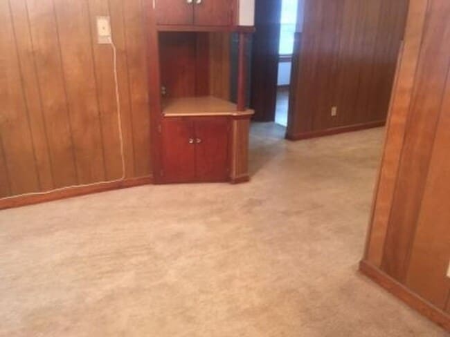 Foto del edificio - Cute 2 bedroom home for only $895 in conve...