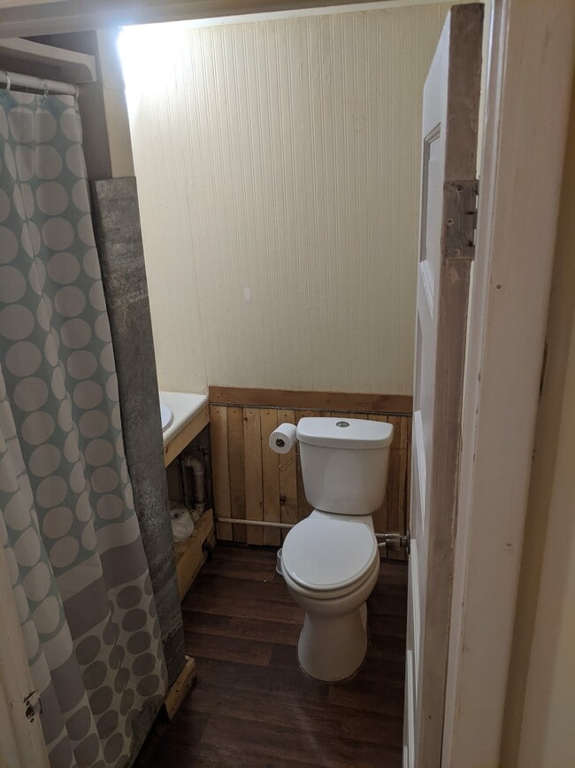 Foto del edificio - 60 N Main St