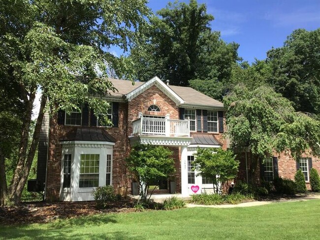 Building Photo - 1647 Golf Course Dr