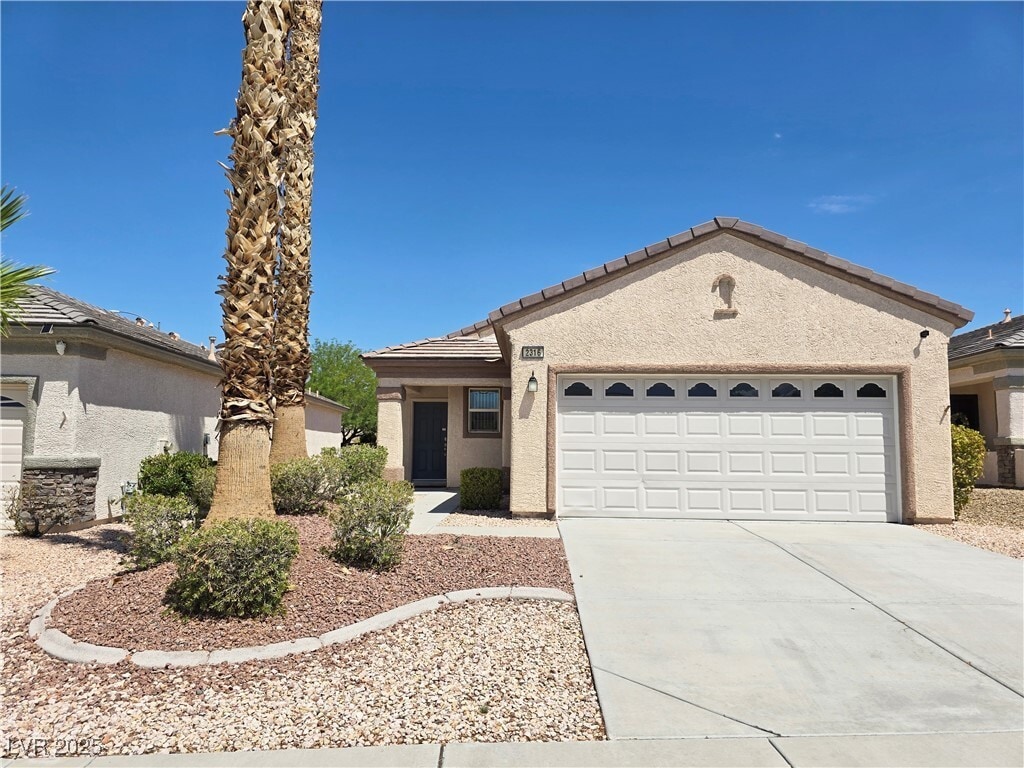Foto principal - 2316 Peaceful Moon St