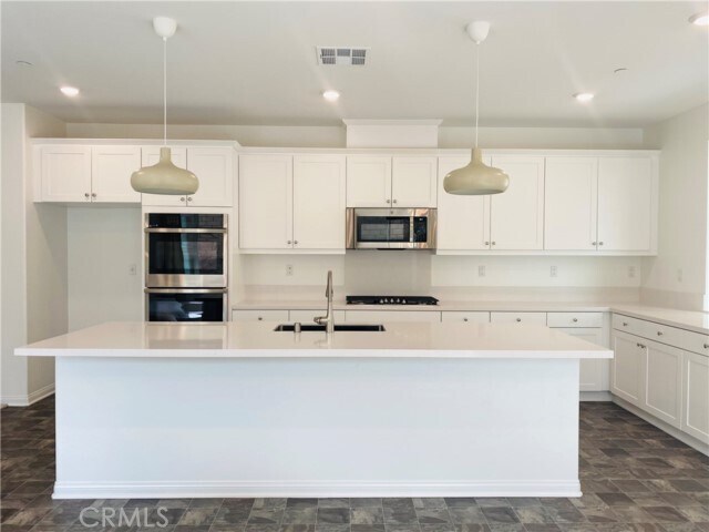 Foto del edificio - 1646 Sunny Height Ln