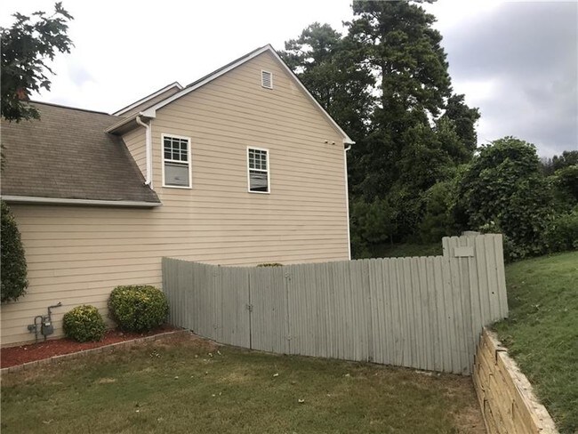 Foto del edificio - 5907 Buckner Creek Dr SE