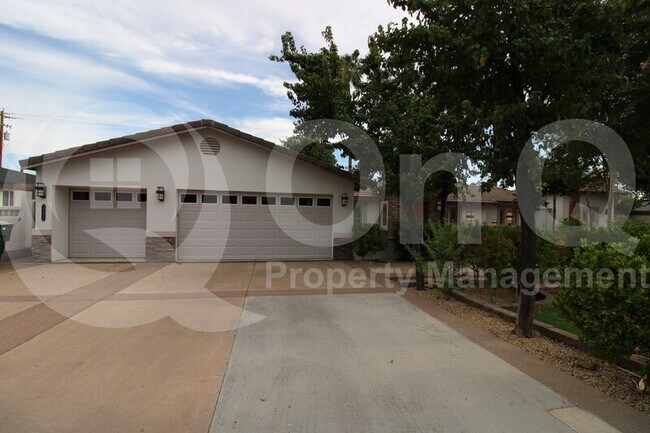 Building Photo - 4124 N 33rd St