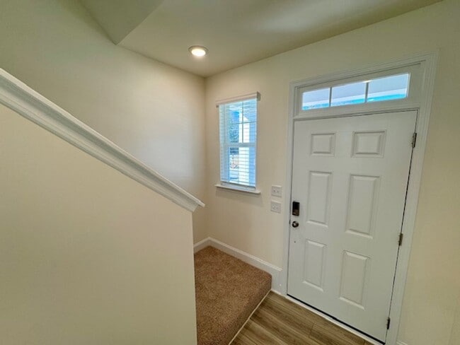 Building Photo - The Grove at Neill's Pointe