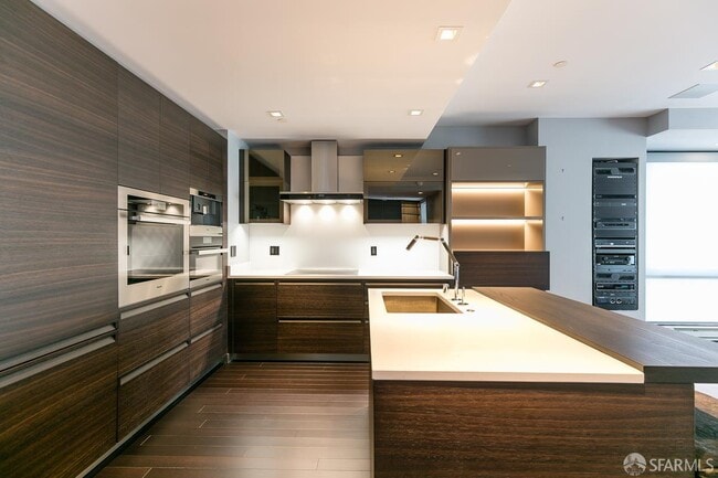 Building Photo - 333 Bush St