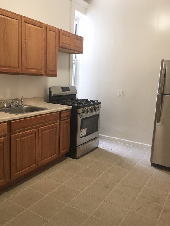 Building Photo - 1044 Sterling Pl