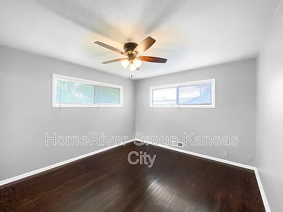 Foto del edificio - 7801 E 112th St