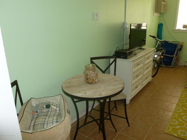 Foto del edificio - 200 Ocean Park Ave