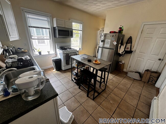 Building Photo - 40 Litchfield St