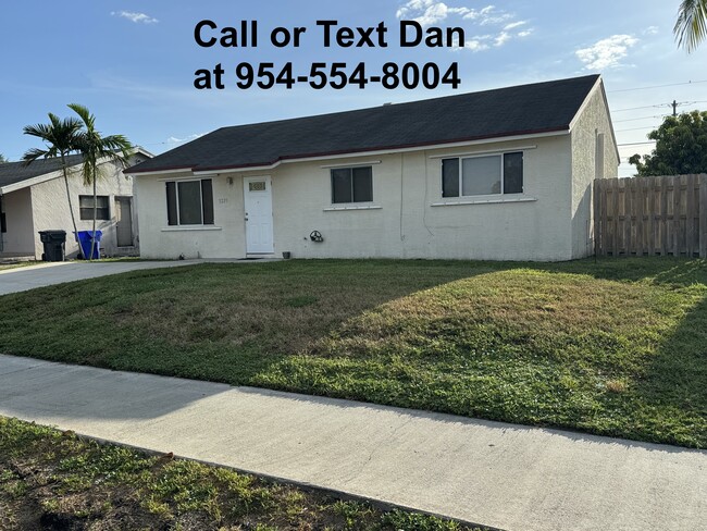 Photo - 3220 N 73rd Ter House