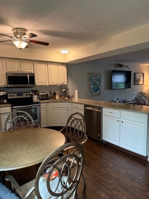 Foto del edificio - 202 Stone Gate Cir