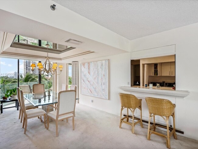 Foto del edificio - 2800 Island Blvd