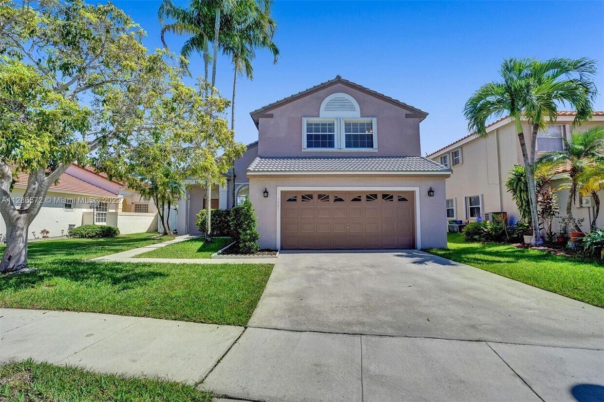 Primary Photo - 1021 NW 173rd Ave