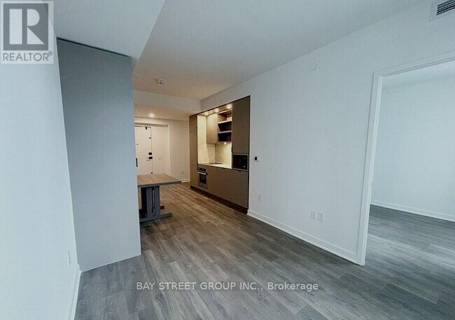 Photo du bâtiment - 55 Charles St E