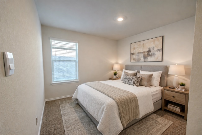 Photo - 1324 Stuarts Frst Dr House