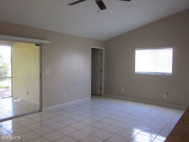 Building Photo - 2 br, 2 bath Apartment - 4114 Skyline Blvd