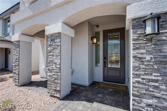 Foto del edificio - 8307 Red Lily St