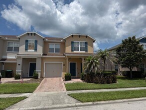Building Photo - 16617 Cedar Crest Dr