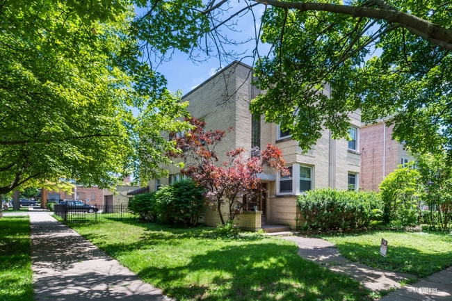 Building Photo - 10601 S Artesian Ave