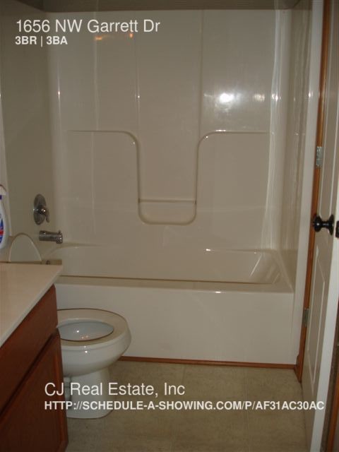 Foto del edificio - 1656 NW Garrett Dr