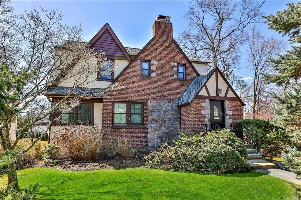 Primary Photo - 25 Aberfoyle Rd