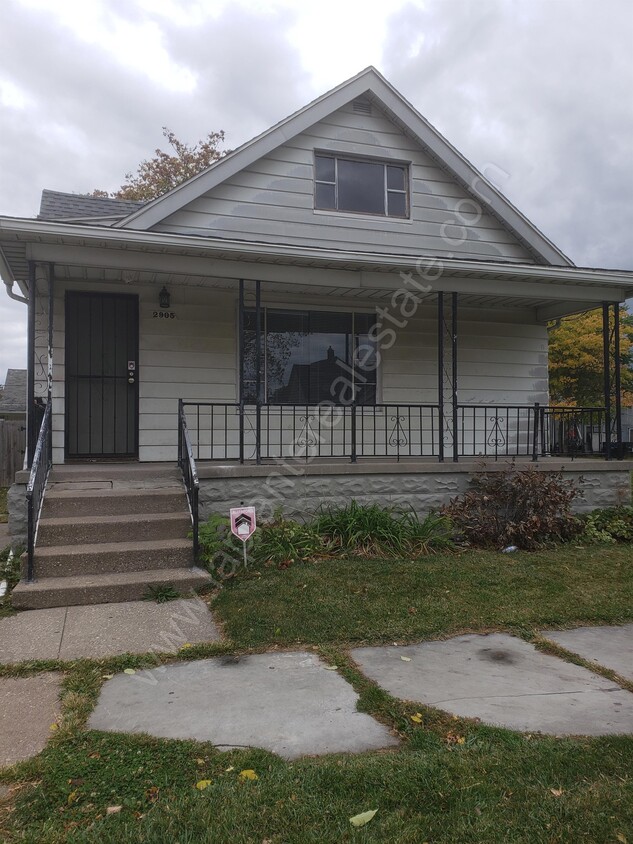 Primary Photo - 2905 Elm St