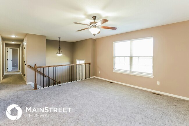 Building Photo - 203 NE Hannah Ct