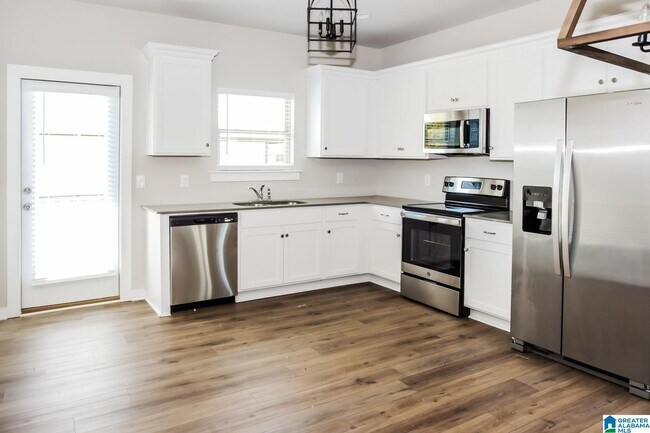 Foto del edificio - 358 Shady Ln
