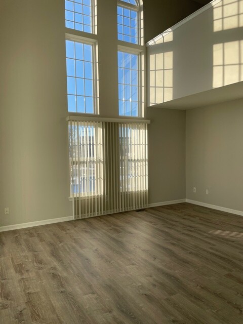 Building Photo - 8329 Towne Center Cir