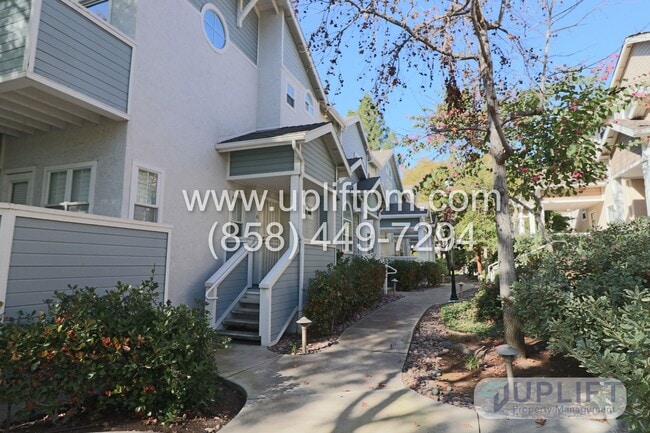 Building Photo - 2 Bed, 2.5 Bath Townhome w/ Central HVAC, ...