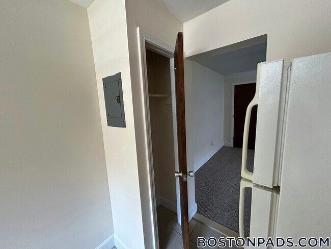 Building Photo - 8 Brattle Dr