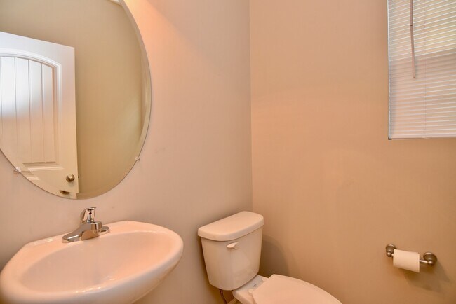 Foto del edificio - 45 Walker Ct