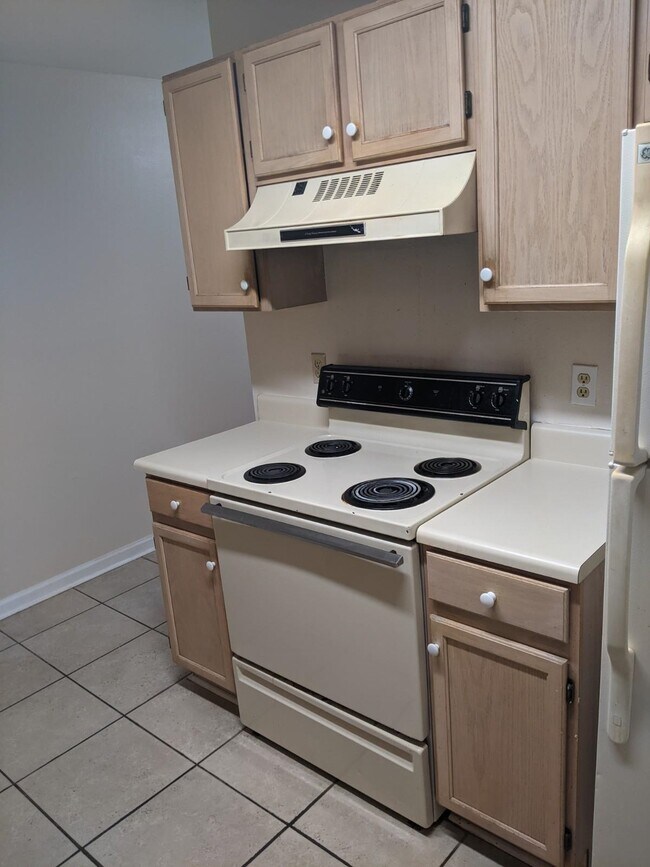 Building Photo - 789 Timberwood Cir E