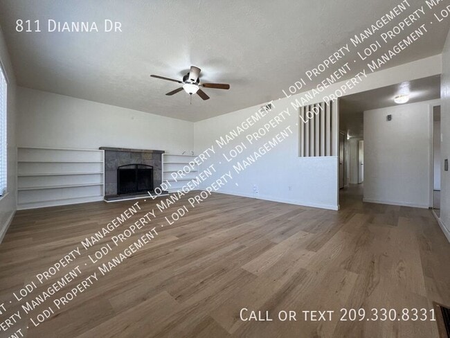 Building Photo - 811 Dianna Dr