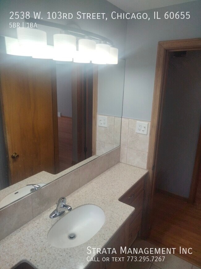 Building Photo - 5 bedroom home- 2538 W 103rd Street, Chica...
