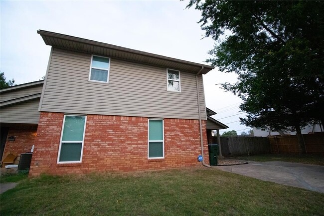 Building Photo - 1503 Barkley St