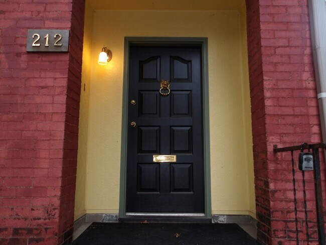 Foto del edificio - 212 W Lee St