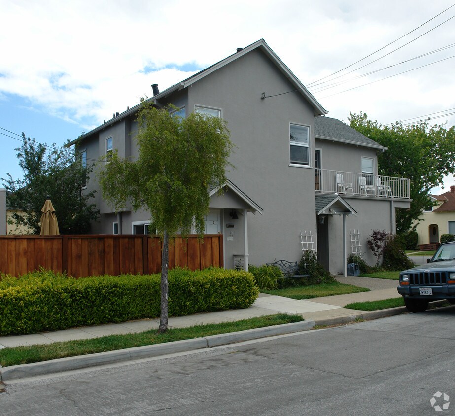 Building Photo - 200 Channing Rd