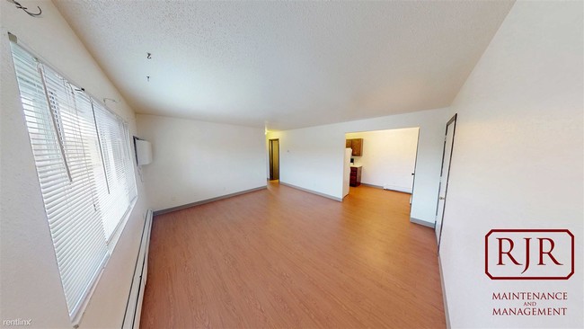 Building Photo - 2 br, 1 bath Apartment - 3201 E Rosser Ave #7