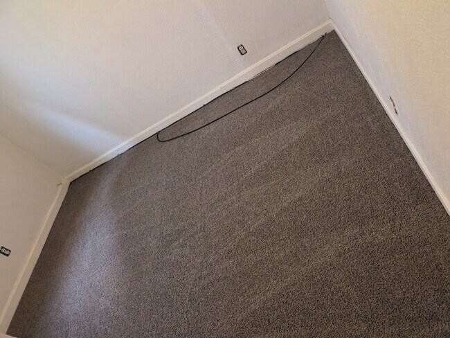 Foto del edificio - 403 Ormsby Ave