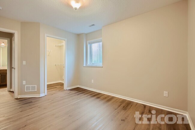 Foto del edificio - 14264 River Hills Pkwy