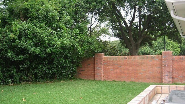 Building Photo - 302 Indian Summer Dr