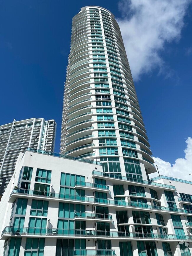 Building Photo - 350 S Miami Ave