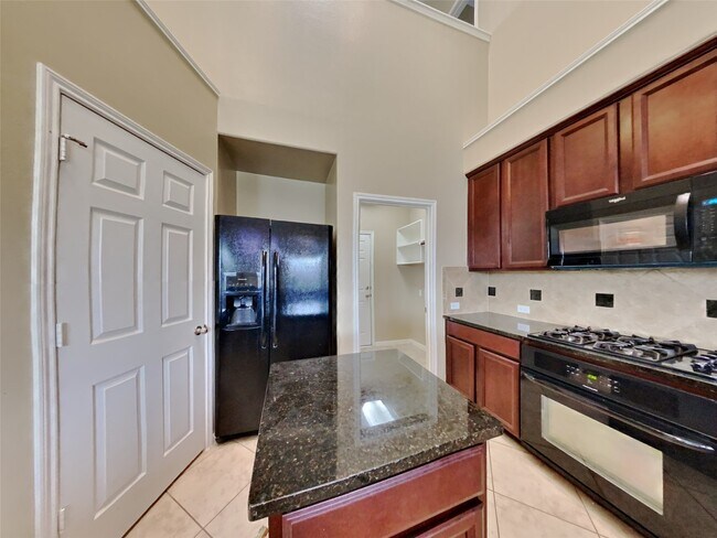 Foto del edificio - 14302 Baron Creek Ln