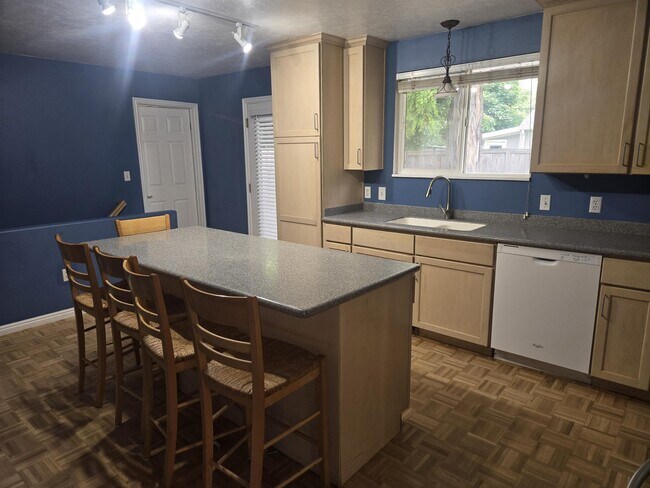 Foto del edificio - 3703 S 2000 E