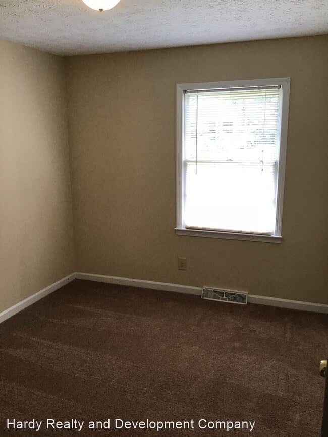 Building Photo - 3 br, 1 bath House - 117 Linden Street