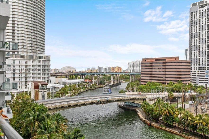 Photo - 690 SW 1ST CT Unit 1017