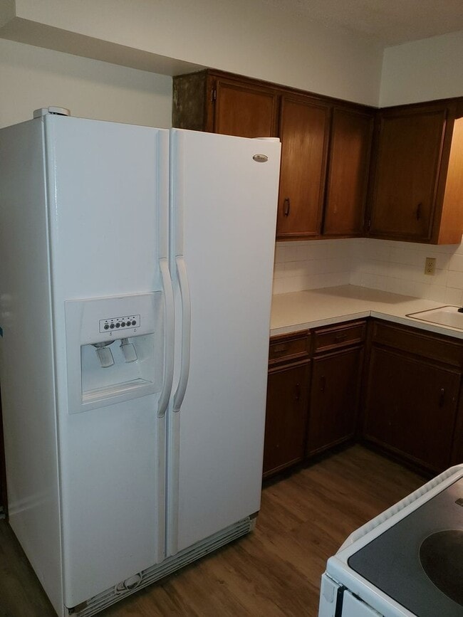 Building Photo - 1230 N Edwards